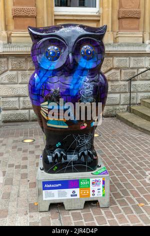 Big Hoot 2022, événement art Trail grande sculpture de hibou peint dans le centre-ville, Ipswich, Suffolk, Angleterre, Royaume-Uni Banque D'Images