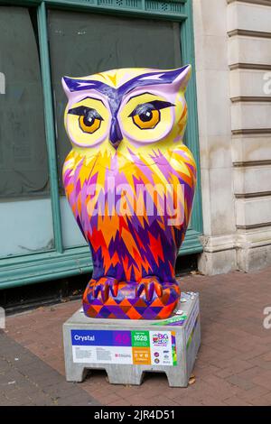 Big Hoot 2022, événement art Trail grande sculpture de hibou peint dans le centre-ville, Ipswich, Suffolk, Angleterre, Royaume-Uni Banque D'Images