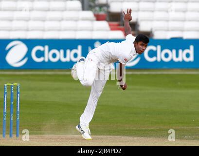 CHELMSFORD ANGLETERRE - AOÛT 21 :Davindu Ranatthuga du Sri Lanka pendant LV=Insurance Test Match (1st jour de 4) match entre l'Angleterre de moins de 19 ans contre Banque D'Images