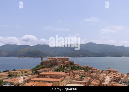 La forteresse de Stella a été construite en 1548 sur l'une des deux collines au-dessus de Portoferraio - une position dominante, province de Livourne, île d'Elbe, Italie Banque D'Images