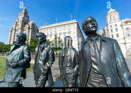 Statue d'Edward Andrews Beatles à Pier Head à Liverpool Banque D'Images