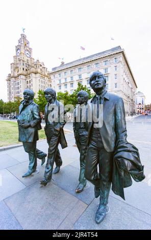 Statue d'Edward Andrews Beatles à Pier Head à Liverpool Banque D'Images