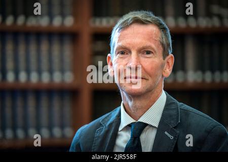 Chef de Private Records Dr Alan Borthwick au General Register House, Édimbourg, en tant que National Records of Scotland annoncent l'acquisition d'une collection de papiers de la famille d'Arthur Balfour, 1st Earl Balfour, qui a servi comme premier ministre du Royaume-Uni de 1902 à 1905. Date de la photo: Lundi 22 août 2022. Banque D'Images