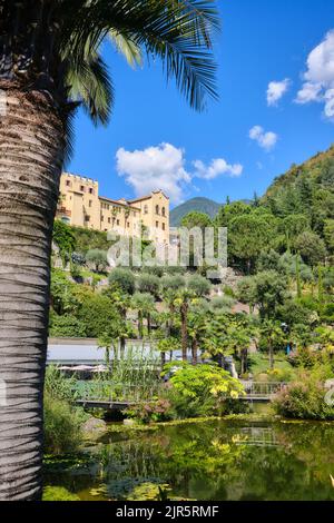 Les jardins du château de Trauttmansdorff, situé dans la ville de Merano, Meran, dans le nord de l'Italie, est un jardin botanique niché dans douze hectares Banque D'Images