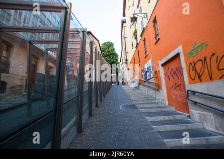 Rampes mécaniques dans la vieille ville de Vitoria-Gasteiz, pays basque Banque D'Images