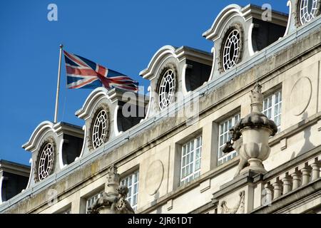 Les bâtiments somptueux à l'architecture anglaise situés à Piccadilly Circus l'un des lieux symboliques de Londres. Banque D'Images