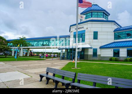 Cape May, NJ, États-Unis - 21 août 2022 : terminal du ferry de Cape May - Lewes Delaware. Le ferry traverse la baie du Delaware tous les jours. Banque D'Images