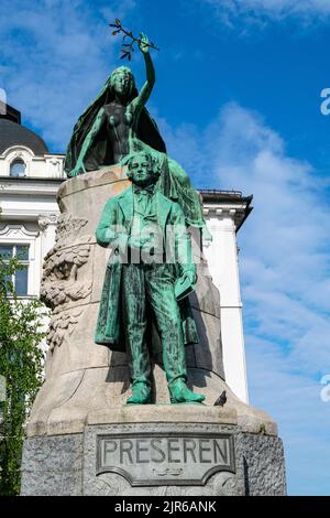 La statue de France Prešeren se trouve à Ljubljana, la place slovène de Prešeren Banque D'Images