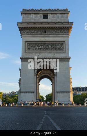 Paris, France. 06 août. 2022. Arc de Triomphe. Monument historique datant du 19th siècle commémorant la bataille d'Austerlitz. Banque D'Images