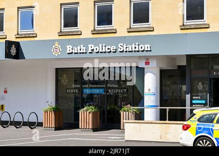 Bath, Somerset, ERngland - juillet 2022 : vue extérieure avant de l'entrée du poste de police de Bath dans le centre-ville Banque D'Images