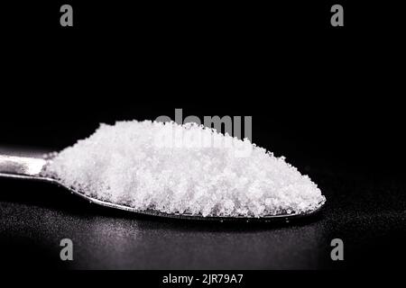 l'acide citrique anhydre, connu sous le nom de citrate d'hydrogène, est un acide organique faible, antioxydant et conservateur, sert de produit écologique largement utilisé dans Banque D'Images