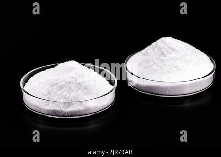 l'acide citrique anhydre, connu sous le nom de citrate d'hydrogène, est un acide organique faible, antioxydant et conservateur, sert de produit écologique largement utilisé dans Banque D'Images