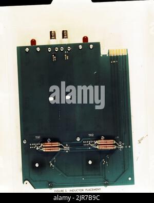 A850338 MODIFICATIONS DES ÉQUIPEMENTS NON ÉVÉNEMENTIELS ROBERT R. LEGALLEY (INGÉNIEUR DE PROJET) MAR 27 85 EG&G/NTS PHOTO LAB DATE DE PUBLICATION : 3/27/1985 CARTES DE CIRCUITS IMPRIMÉS; EDGERTON, GERMESHAUSEN & GRIER; EG&G; ÉQUIPEMENT; ÉQUIPEMENTS ET INSTRUMENTS ; MODIFICATIONS DE L'ÉQUIPEMENT ; FIBRES OPTIQUES ; ENGRENAGES À FIBRES OPTIQUES ; INSTRUMENTS ; INSTRUMENTS ET ÉQUIPEMENTS ; INSTRUMENTS ET ÉQUIPEMENTS ; NEVADA ; SITE DE TEST DU NEVADA ; NTS ; TECHNOLOGIE DE L'ÉNERGIE NUCLÉAIRE; ESSAIS NUCLÉAIRES; PAGE; PUBLICATIONS; SITES D'ESSAIS; UGT ; IMAGES historiques DES TESTS SOUTERRAINS. 1972 - 2012. Département de l'énergie. Administration nationale de la sécurité nucléaire. Photos connexes Banque D'Images