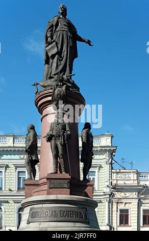 Gros plan sur le monument de l'impératrice Catherine la Grande dans le centre-ville d'Odesa, Ukraine Banque D'Images