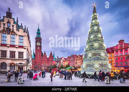 Wroclaw, Pologne - décembre 2019 : célèbre marché de Noël d'Europe, voyage d'hiver. Banque D'Images