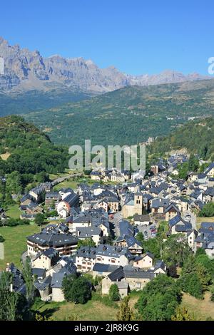 Vue panoramique sur le centre de la province de Panticosa de Huesca, Aragon, Espagne Banque D'Images