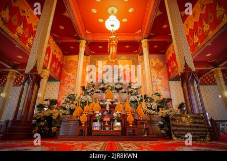 Prachuap Khiri Khan province, THAÏLANDE - 10 août 2022: Décor intérieur de la célèbre stupa appelé Phra Mahathe Chedi Phakdee Prakat, le grand Rat Banque D'Images