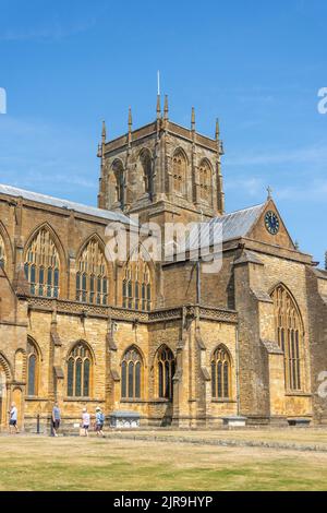 16th Century Sherborne Abbey (église de l'abbaye de Sainte-Marie-la-Vierge), Church Close, Sherborne, Dorset, Angleterre, Royaume-Uni Banque D'Images