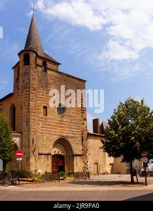 Vue sur la cathédrale de l'aire dédiée à Saint-Jean-Baptiste dans la ville d'aire sur l'Adour, Nouvelle-Aquitaine. France Banque D'Images