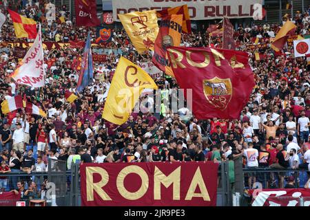 Supporters de Roms pendant le championnat italien Serie Un match de football entre COMME Roma et US Cremonese sur 22 août 2022 au Stadio Olimpico à Rome, Italie - photo Federico Proietti / DPPI Banque D'Images