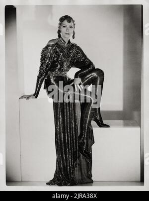 GRETA Garbo dans « Mata Hari » par Clarence Sinclair Bull (MGM, 1931). Portrait photo de publicité. Banque D'Images