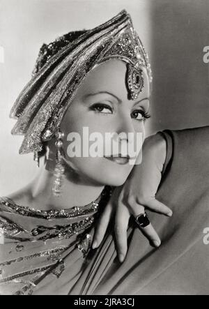 Portrait de Greta Garbo Greta Garbo pour le film Mata Hari de 1931. Photo publicitaire. Banque D'Images