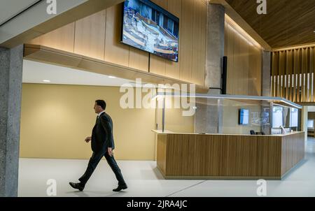 La Haye, pays-Bas. 23rd août 2022. 2022-08-23 13:01:36 LA HAYE - Premier ministre Mark Rutte pendant le débat sur la politique d'azote. Il y a eu une grande irritation au sein du cabinet et de la coalition parce que le chef de l'ADC et vice-premier ministre Wopke Hoekstra a déclaré dans une interview dans l'AD qu'il pourrait vouloir ajuster la politique. ANP BART MAAT netherlands Out - belgium Out Credit: ANP/Alay Live News Banque D'Images