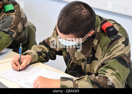 Amberieu-en-Bugey (centre-est de la France) : stagiaires du Service militaire volontaire (SMV) qui vise à donner aux jeunes qui ont abandonné la TH Banque D'Images