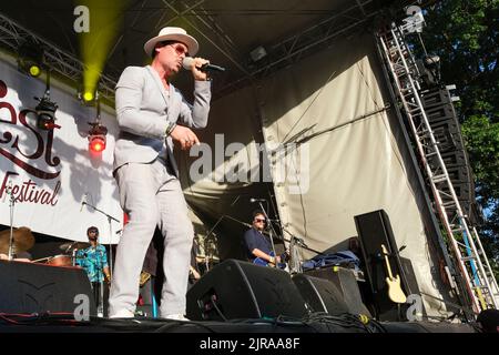 Tyber Cranstoun des Dualers se présentant au Weyfest Festival, Tilford, Angleterre, Royaume-Uni. 21 août 2022 Banque D'Images