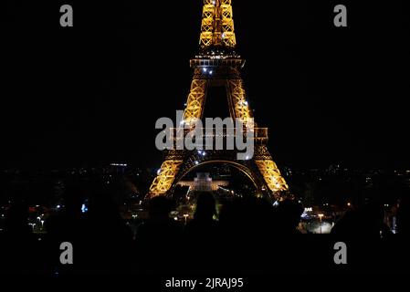 PARIS, FRANCE -7 AVRIL 2018 : la Tour Eiffel est le monument le plus célèbre de la ville Banque D'Images