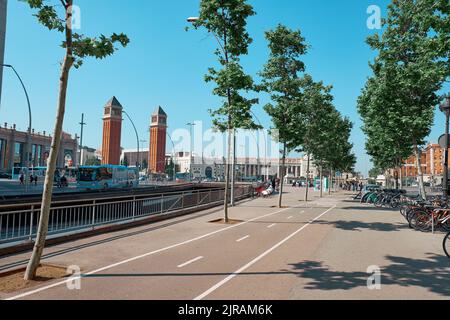 BARCELONE, ESPAGNE - 19 MAI 2018 : circulation dans les rues de la ville. Banque D'Images