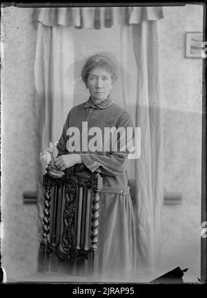 Portrait d'une fille, vers 1920, Wellington, par Berry & Co Banque D'Images