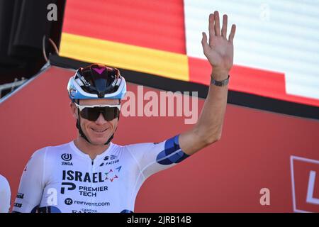 Britannique Chris Froome d'Israel-Premier Tech photographié au début de la quatrième étape de l'édition 2022 de 'Vuelta a Espana', Tour d'Espagne course cycliste, 152,5 km de Vitoria-Gasteiz à Laguardia, Espagne, mardi 23 août 2022. BELGA PHOTO DAVID STOCKMAN Banque D'Images