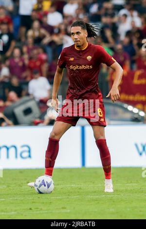 Le défenseur anglais de Roma, Chris Smalling, contrôle le ballon pendant le match de football Serie A entre AS Roma et Cremonese. Comme Roma a gagné 1-0 Banque D'Images