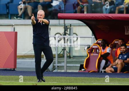 L’entraîneur italien de Cremonese Massimiliano Alvini a gestelolé pendant la série Un match de football entre LES ROMS et les Cremonois. Comme Roma a gagné 1-0 Banque D'Images
