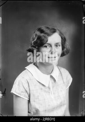 Portrait d'une fille, vers 1920, Wellington, par Berry & Co Banque D'Images