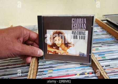 CD simple: Gloria Estefan - "tout pour vous" Banque D'Images