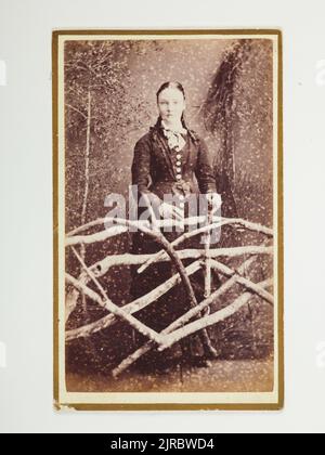 Jeune femme, vers 1875, Milton, par Colan Nicholas. Banque D'Images