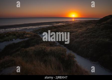 Coucher de soleil à Zeeland (Burgh-Haamstede) - pays-Bas Banque D'Images