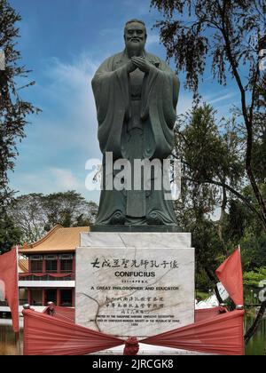 Singapour, jardin chinois, Judong, statue de confucius Banque D'Images