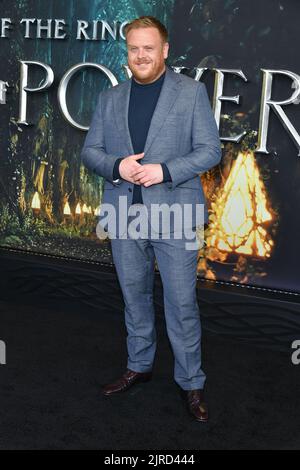 Owain Arthur assiste à la projection de « The Lord of the Rings: The Rings of Power » à New York au Lincoln Center sur 23 août 2022 à New York. Banque D'Images