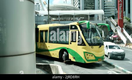 Le système de transport rapide par bus BRT de Bangkok à Bangkok, en Thaïlande Banque D'Images
