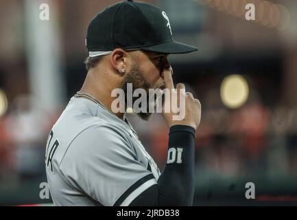 Baltimore, États-Unis. 23rd août 2022. BALTIMORE, MD - AOÛT 23: Chicago White Sox troisième baseman Yoan Moncada (10) lors d'un match de MLB entre les Orioles de Baltimore et le Sox blanc de Chicago, sur 23 août 2022, à Orioles Park à Camden yards, à Baltimore, Maryland. (Photo de Tony Quinn/SipaUSA) crédit: SIPA USA/Alay Live News Banque D'Images