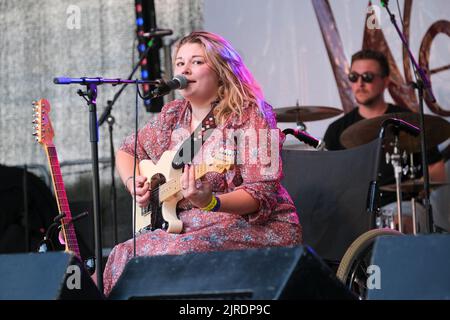 Polly Haynes se déroule au Weyfest Festival, Tilford, Angleterre, Royaume-Uni. 21 août 2022 Banque D'Images