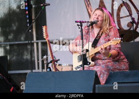 Polly Haynes se déroule au Weyfest Festival, Tilford, Angleterre, Royaume-Uni. 21 août 2022 Banque D'Images