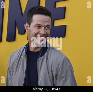 Los Angeles, États-Unis. 24th août 2022. L'acteur Mark Wahlberg assiste lundi à la première de la comédie cinématographique « Me Time » au Regency Village Theatre, dans la section Westwood de Los Angeles 23 août 2022. Scénario : suit un père qui trouve du temps pour lui-même pour la première fois depuis des années alors que sa femme et ses enfants sont loin. Il se reconnecte à un ami pour un week-end sauvage. Photo de Jim Ruymen/UPI crédit: UPI/Alay Live News Banque D'Images