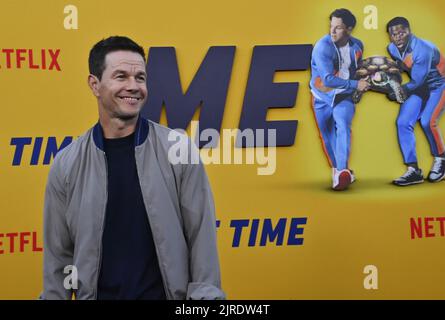 Los Angeles, États-Unis. 24th août 2022. L'acteur Mark Wahlberg assiste lundi à la première de la comédie cinématographique « Me Time » au Regency Village Theatre, dans la section Westwood de Los Angeles 23 août 2022. Scénario : suit un père qui trouve du temps pour lui-même pour la première fois depuis des années alors que sa femme et ses enfants sont loin. Il se reconnecte à un ami pour un week-end sauvage. Photo de Jim Ruymen/UPI crédit: UPI/Alay Live News Banque D'Images