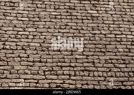 Ancienne maison construite à partir de briques de boue à Esna, Louxor, Egypte Banque D'Images