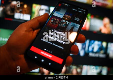 L'application Netflix est visible sur un téléphone mobile dans cette illustration photo à Varsovie, en Pologne, le 29 juin 2022. Banque D'Images