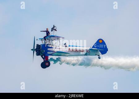 Eastbourne, East Sussex, Royaume-Uni. Présentant les promeneurs de l'Aerosuperbatic au Eastbourne Airshow 2022, Airbourne, avec exposition d'avions et flybys vus de Eastbourne Beach. 18th août 2022 Banque D'Images